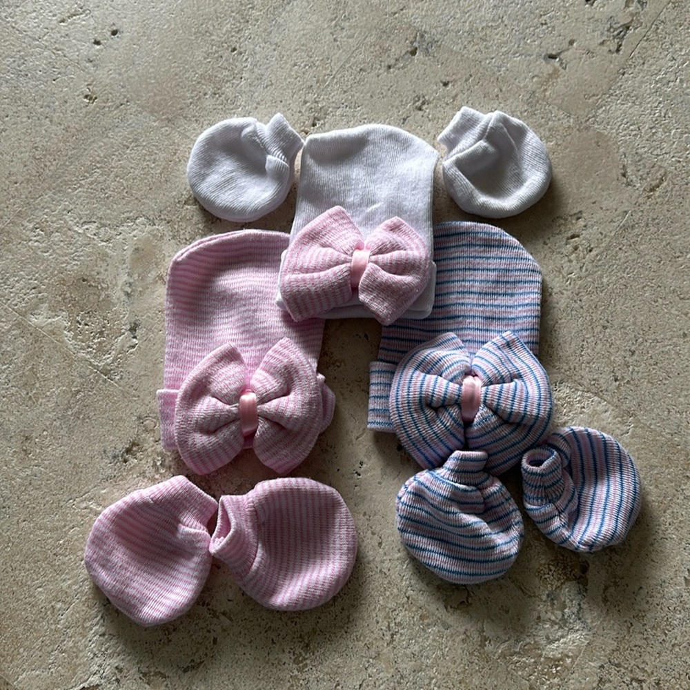NWOT Newborn hats and mittens